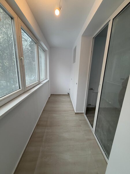 Titan 4 minute metrou