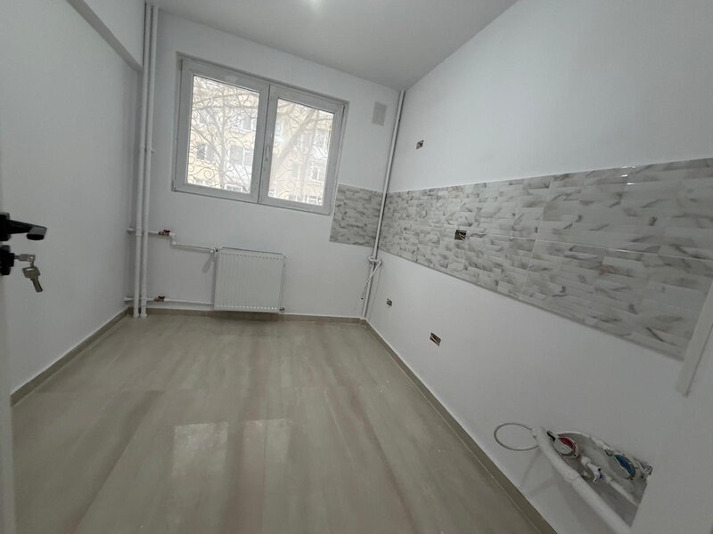 Titan 4 minute metrou