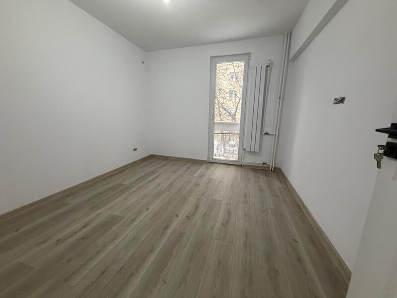 Titan 4 minute metrou